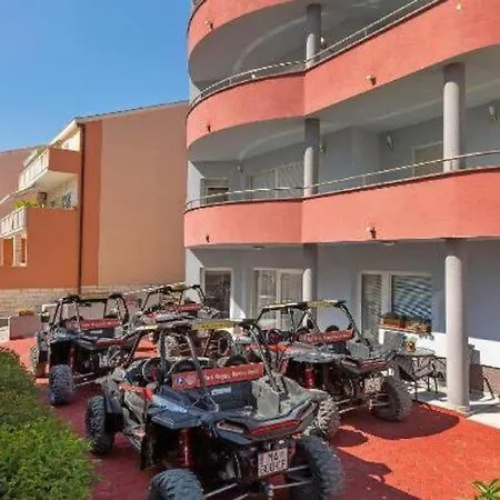 Juric - One Bedroom With Balcony Апартаменты *