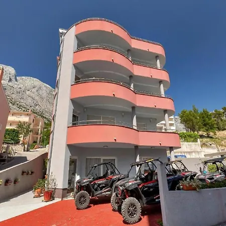 Juric - One Bedroom With Balcony Башка-Вода